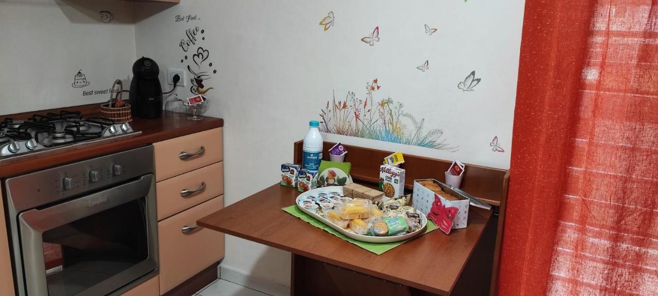 Mariposa Guest House Bari Bagian luar foto