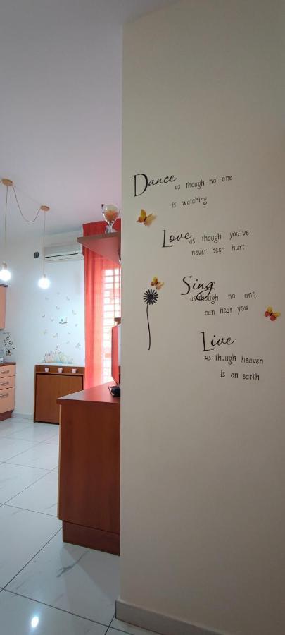 Mariposa Guest House Bari Bagian luar foto
