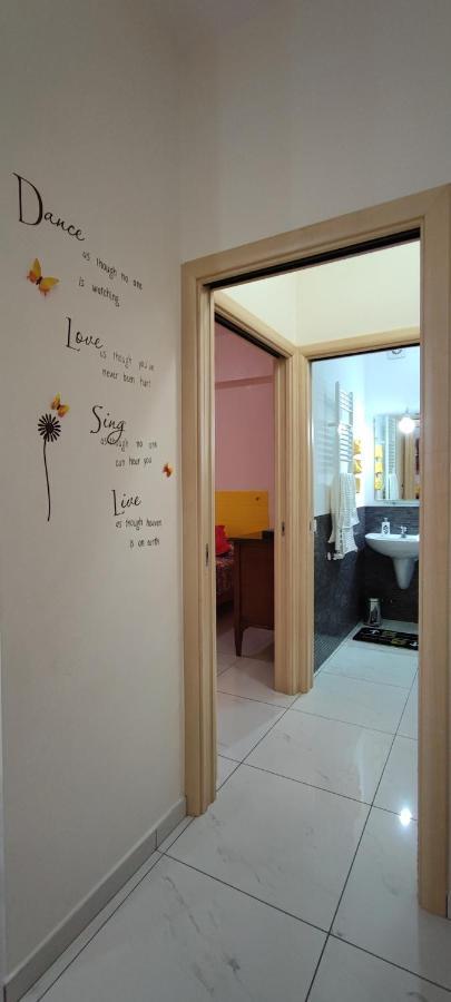 Mariposa Guest House Bari Bagian luar foto